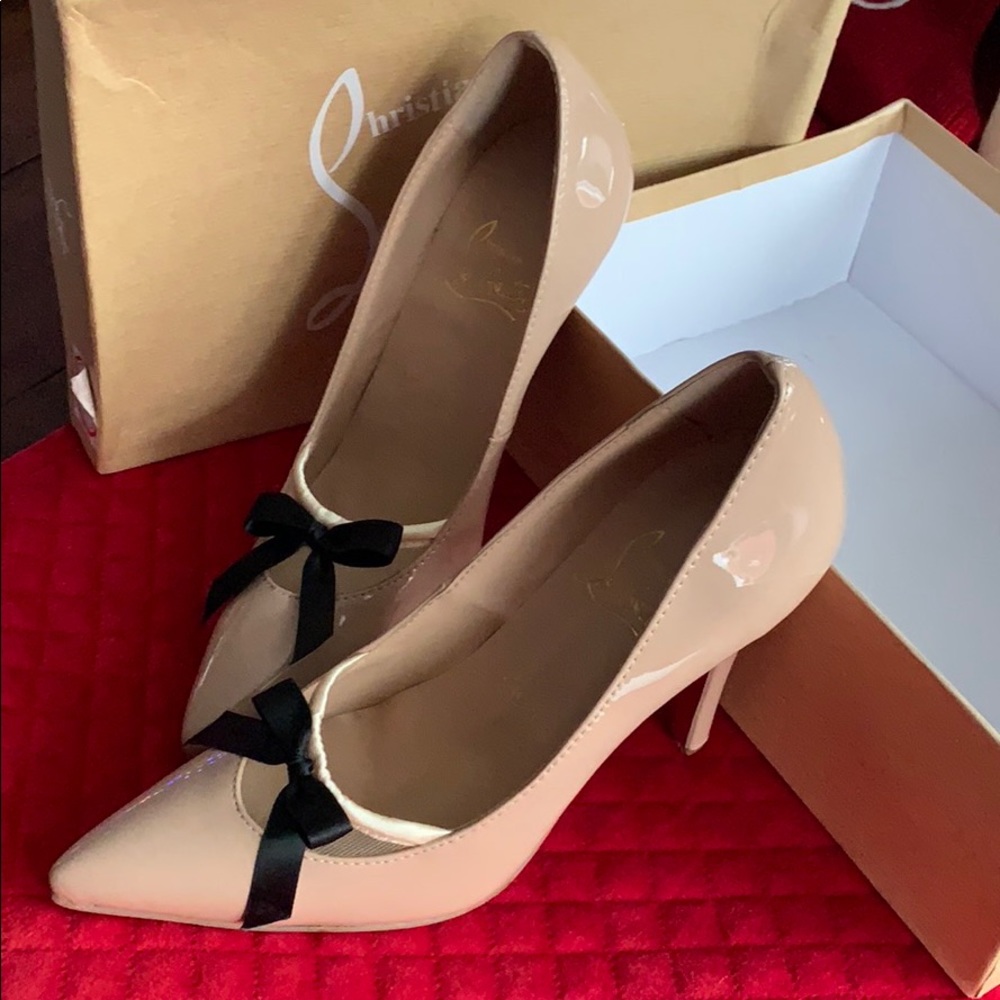 NIB Red-bottom heels